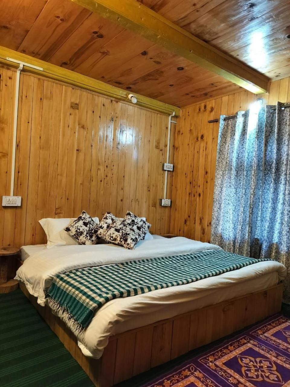 Old Is Gold Mudhouse Lushal Jibhi Apartment ภายนอก รูปภาพ